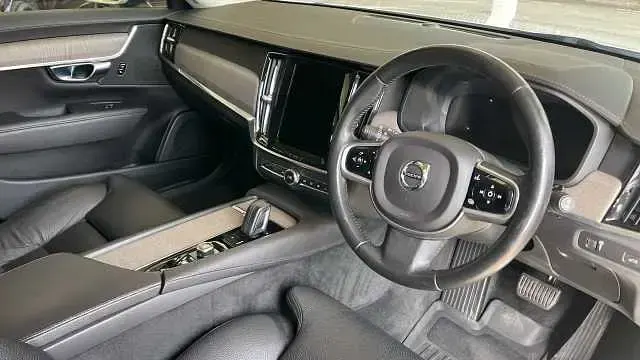 Used Volvo V90 CC 194 HP (142 kW) 2021 White Estate