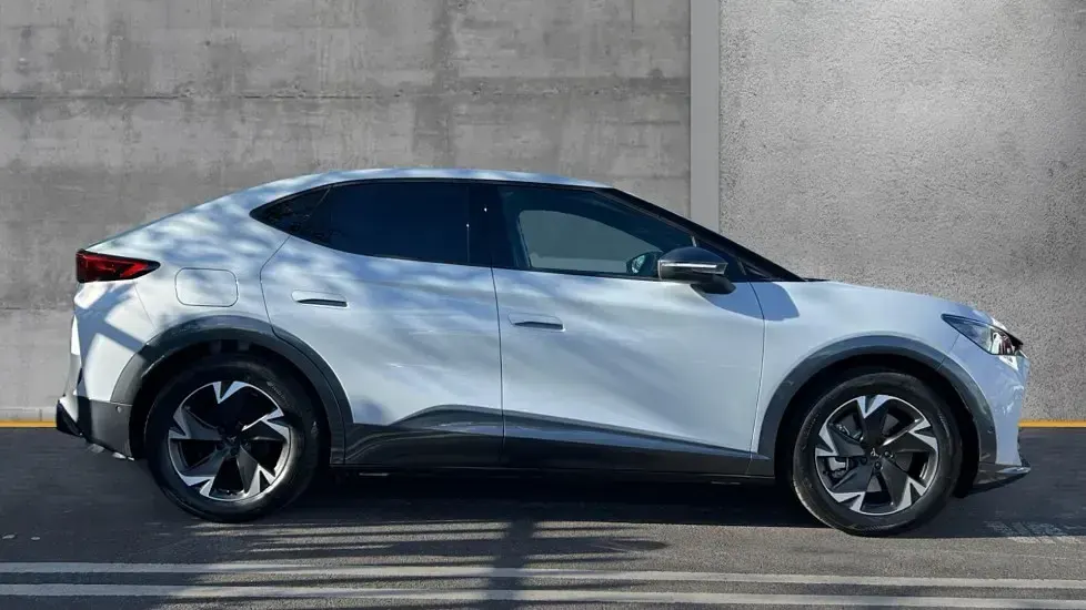 New Cupra Tavascan 210 kW (286 HP) 2026 Special metallic  white silver SUV