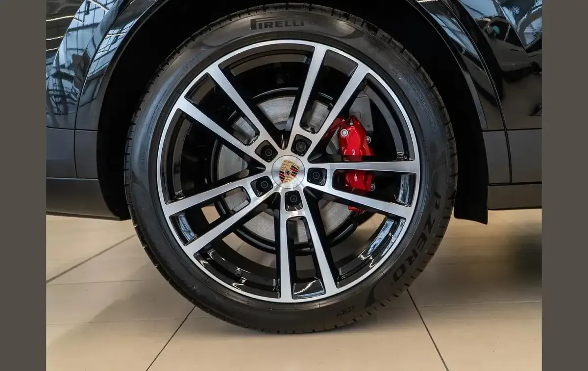 Used Porsche Cayenne S E-Hybrid 512 HP (376 kW) 2025 Black SUV
