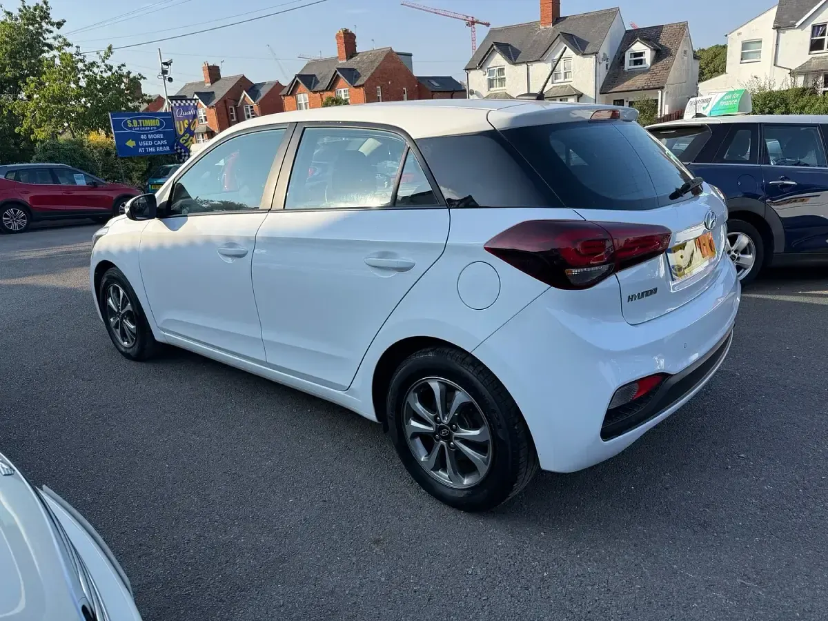 Used Hyundai i20 SE 2019 White Hatchback