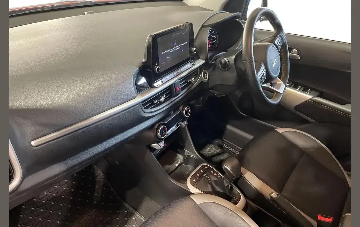 Used Kia Picanto X-Line 65 HP (47 kW) 2023 Orange Hatchback
