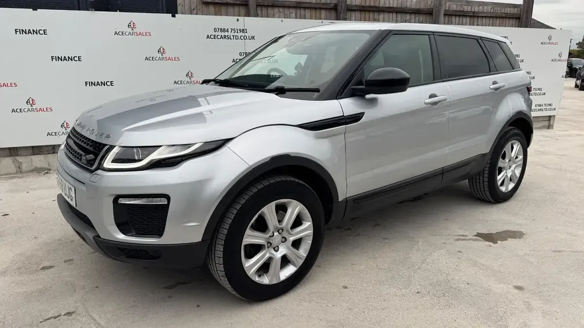 Used Land Rover Range Rover evoque SE 2018 Silver Estate