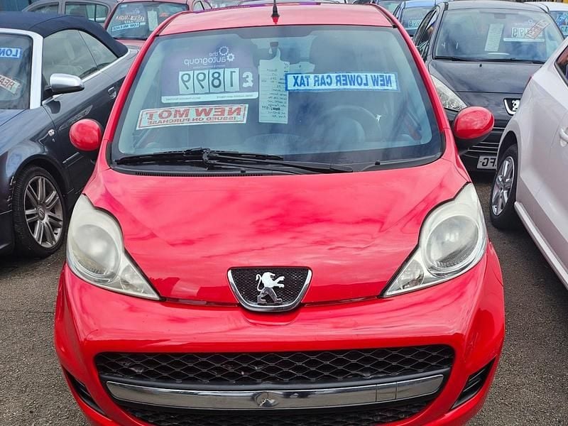 Red Used 2010 Peugeot 107 Hatchback | £1,299 (Good price) - Image 1/4
