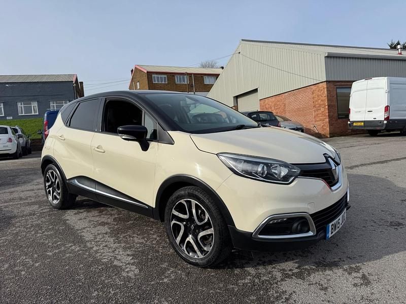 Used Renault Captur Dynamique 90 HP (66 kW) 2015 Cream SUV