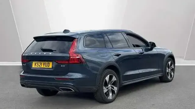Usado Volvo V60 CC Pro 247 HP (181 kW) 2021 Azul Carrinha
