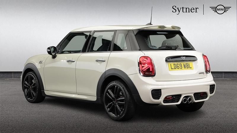 Used Mini Cooper S Sport 189 HP (139 kW) 2019 White Hatchback