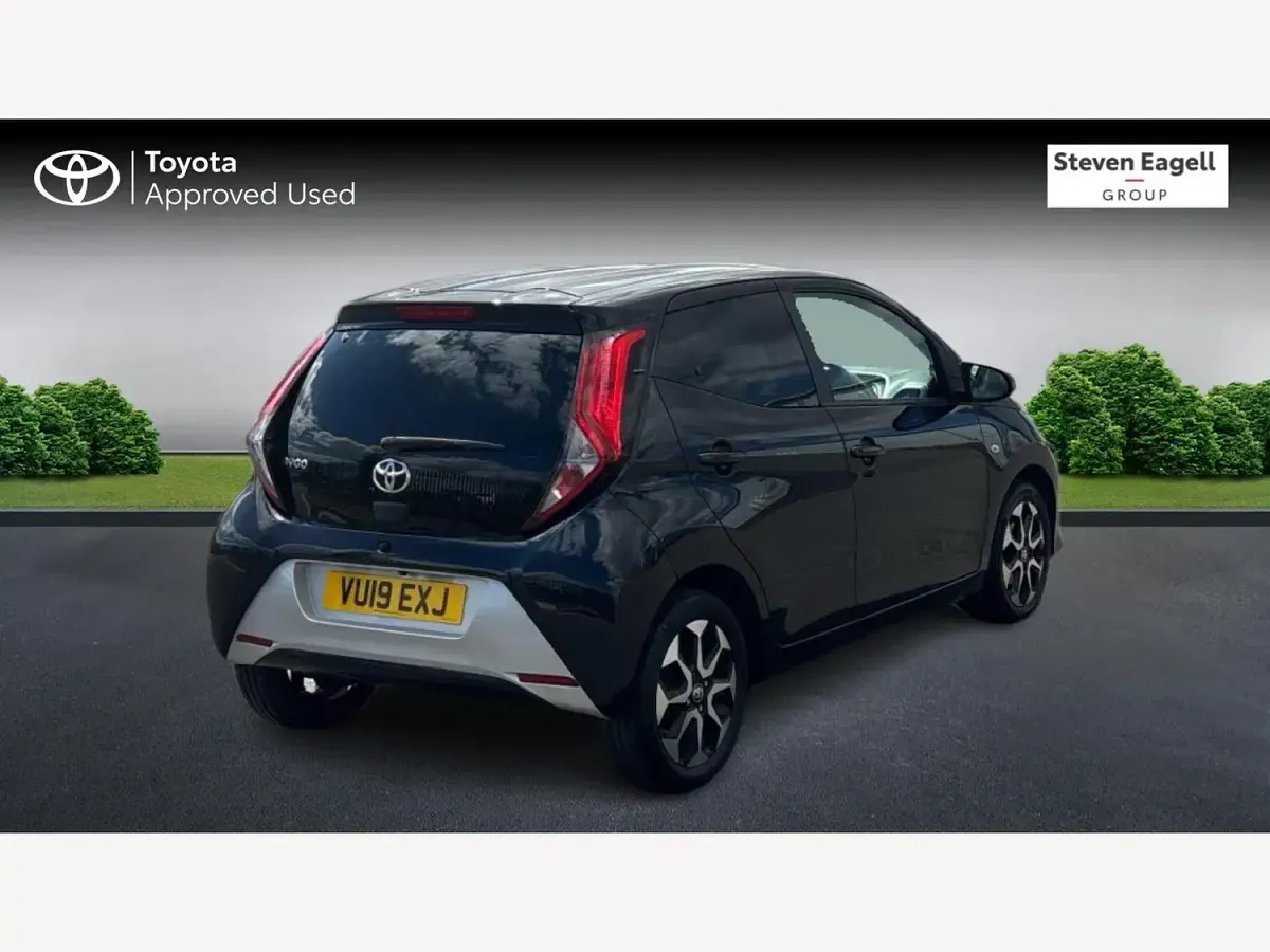 Used Toyota Aygo X-plore 72 HP (52 kW) 2019 Black Hatchback