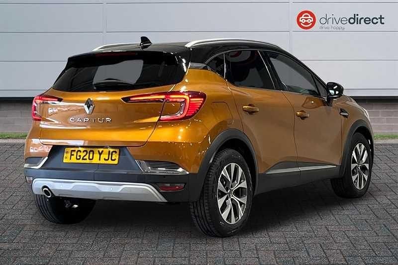 Used Renault Captur Version S 131 HP (96 kW) 2020 Orange/black SUV