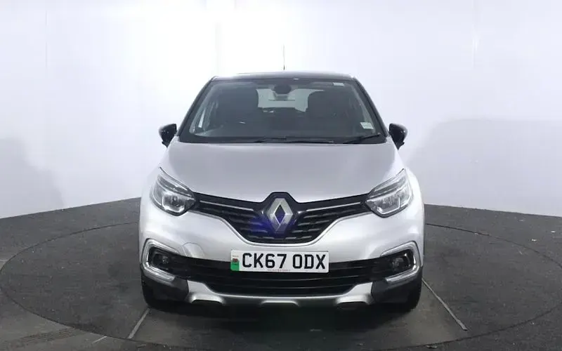 Used Renault Captur Dynamique 90 HP (66 kW) 2017 Silver SUV