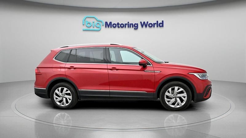 Used VW Tiguan Allspace S 150 HP (110 kW) 2023 Red SUV