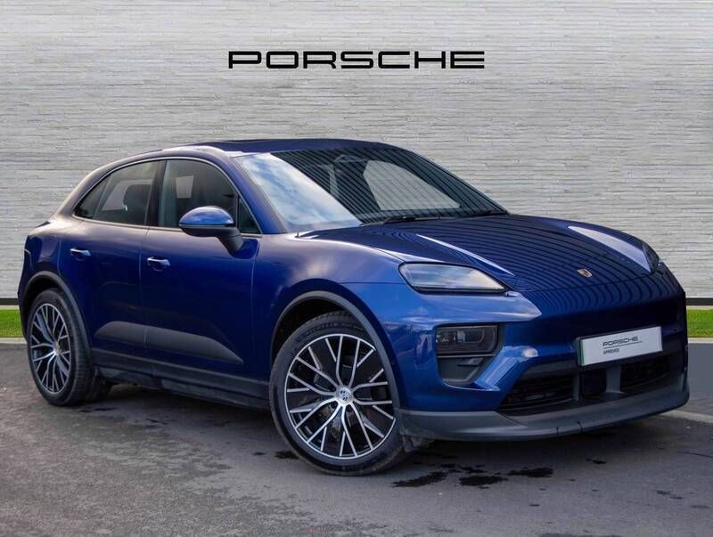 Gentian blue metallic Used 2024 Porsche Macan 4 Electric SUV | £69,850 - Image 1/4
