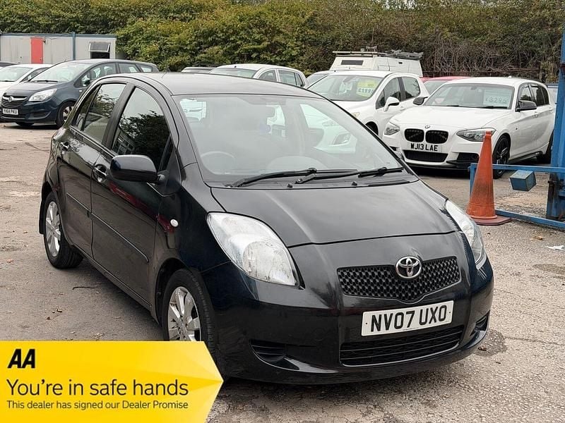 Black Used 2007 Toyota Yaris Hatchback | £2,389 (Good price) - Image 1/3