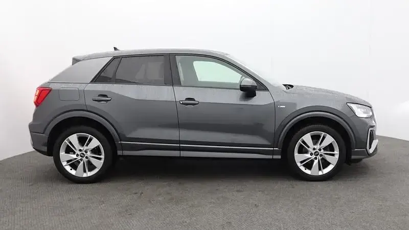 Second-hand Audi Q2 S-Line 150 CP (110 kW) 2023 Gri SUV