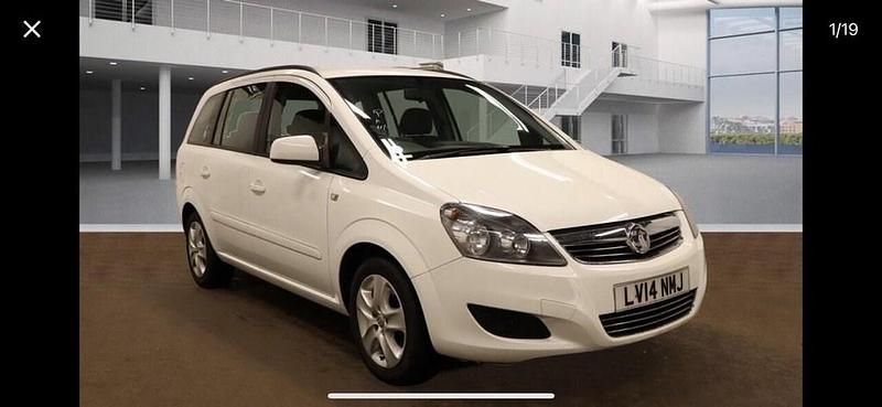 Used Vauxhall Zafira 120 HP (88 kW) 2014 White MPV