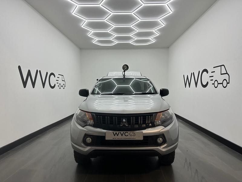 Used Mitsubishi L200 181 HP (133 kW) 2019 Silver Pickup