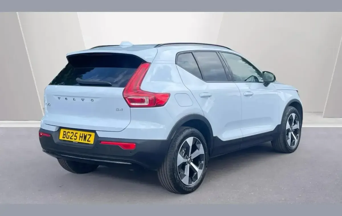 Used Volvo XC40 Plus 197 HP (144 kW) 2025 Blue SUV