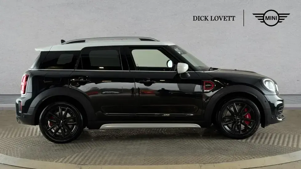 Used Mini John Cooper Works Countryman 302 HP (222 kW) 2022 Black SUV