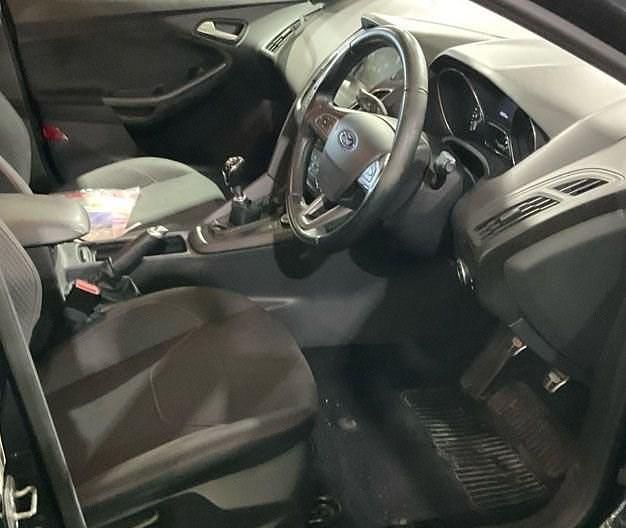 Used Ford Focus Zetec 150 HP (110 kW) 2015 Black Hatchback