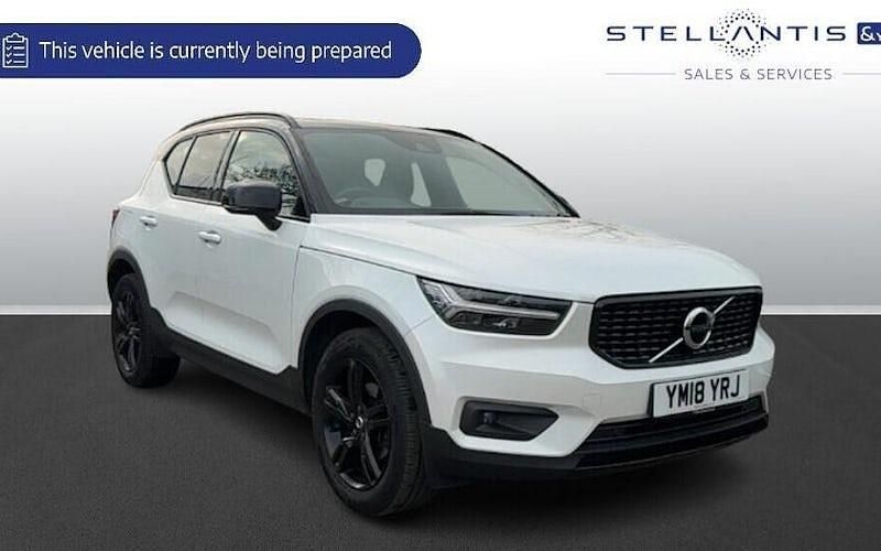 Used Volvo XC40 R-Design 156 HP (114 kW) 2019 SUV