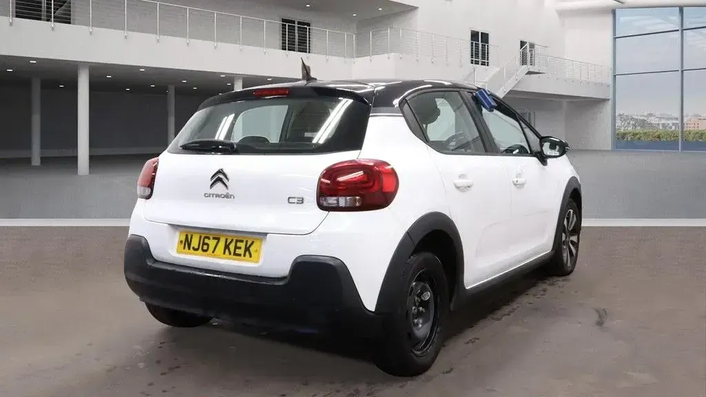Used Citroën C3 Feel 82 HP (60 kW) 2017 White Hatchback