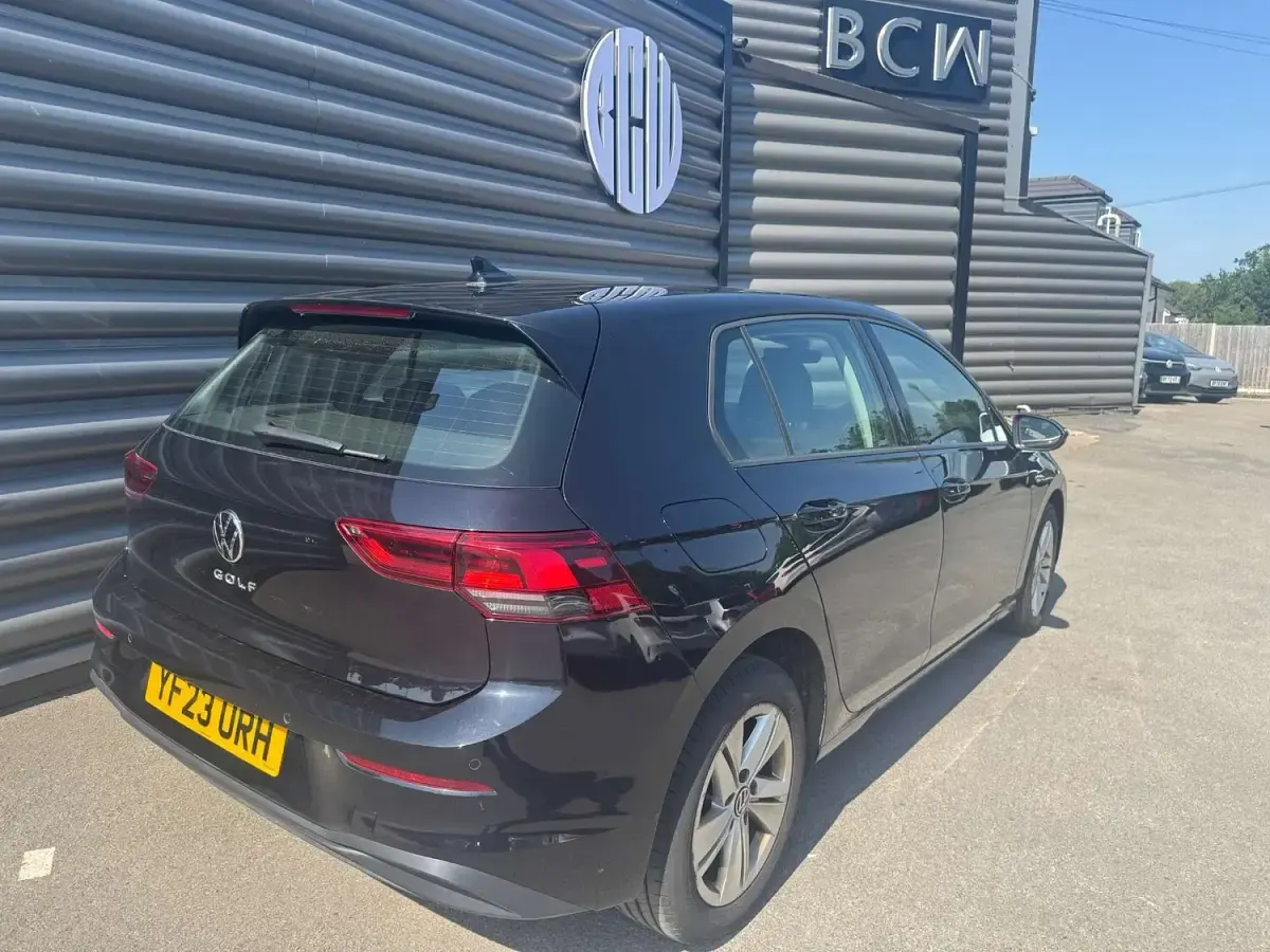 Used VW Golf VIII Life 130 HP (95 kW) 2023 Black Hatchback