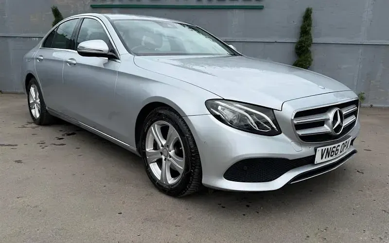 Used Mercedes E220 SE 194 HP (142 kW) 2016 Sedan