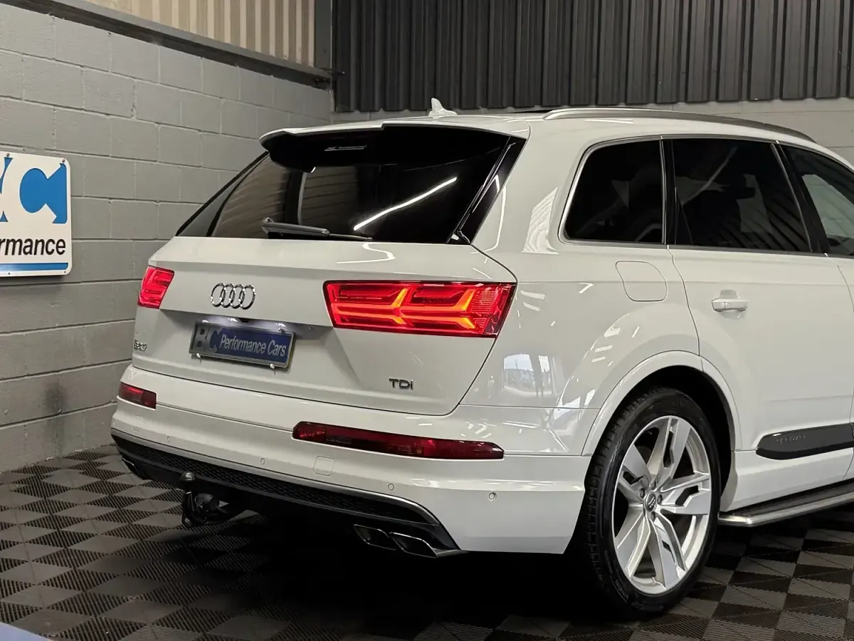 Used Audi SQ7 Advanced Plus 435 HP (319 kW) 2017 White SUV
