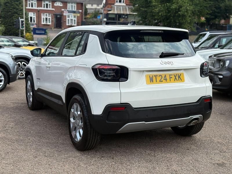 Used Jeep Avenger Altitude 101 HP (74 kW) 2024 White SUV