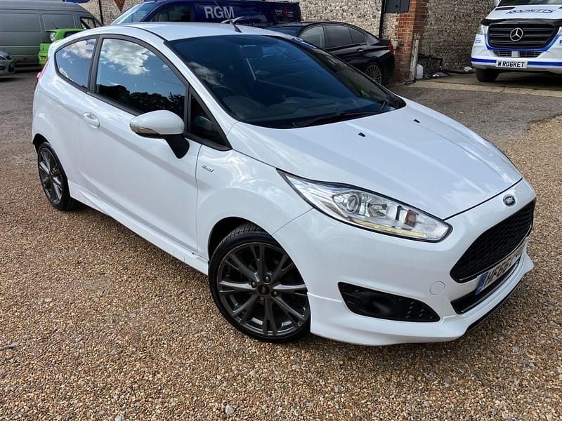 White Used 2016 Ford Fiesta ST Hatchback | £5,295 (A bit pricey) - Image 1/4