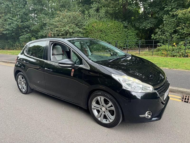 Black Used 2014 Peugeot 208 Roland Garros Hatchback | £3,885 (Fair price) - Image 1/3