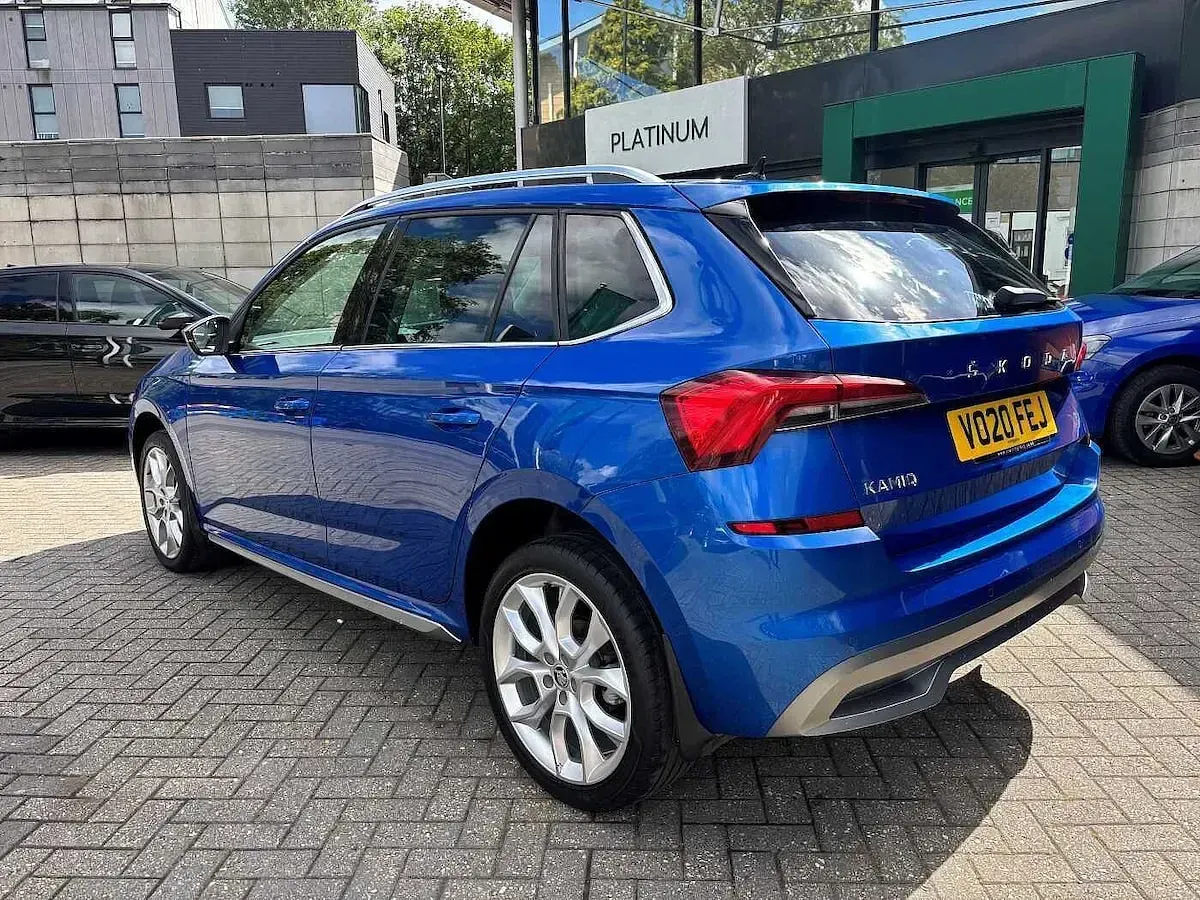 Used Skoda Kamiq SE L 110 HP (80 kW) 2020 Race blue metallic SUV