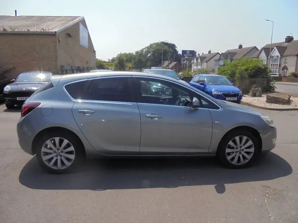Used Vauxhall Astra 2012 Silver Hatchback