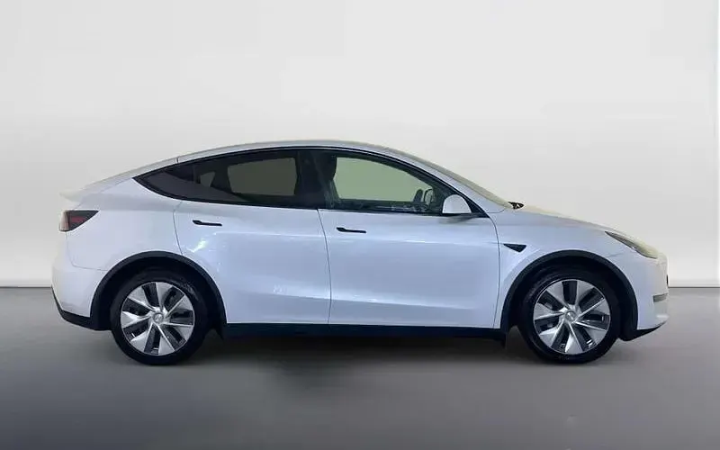 Used Tesla Model Y Long Range AWD 286 kW (389 HP) 2022 White SUV