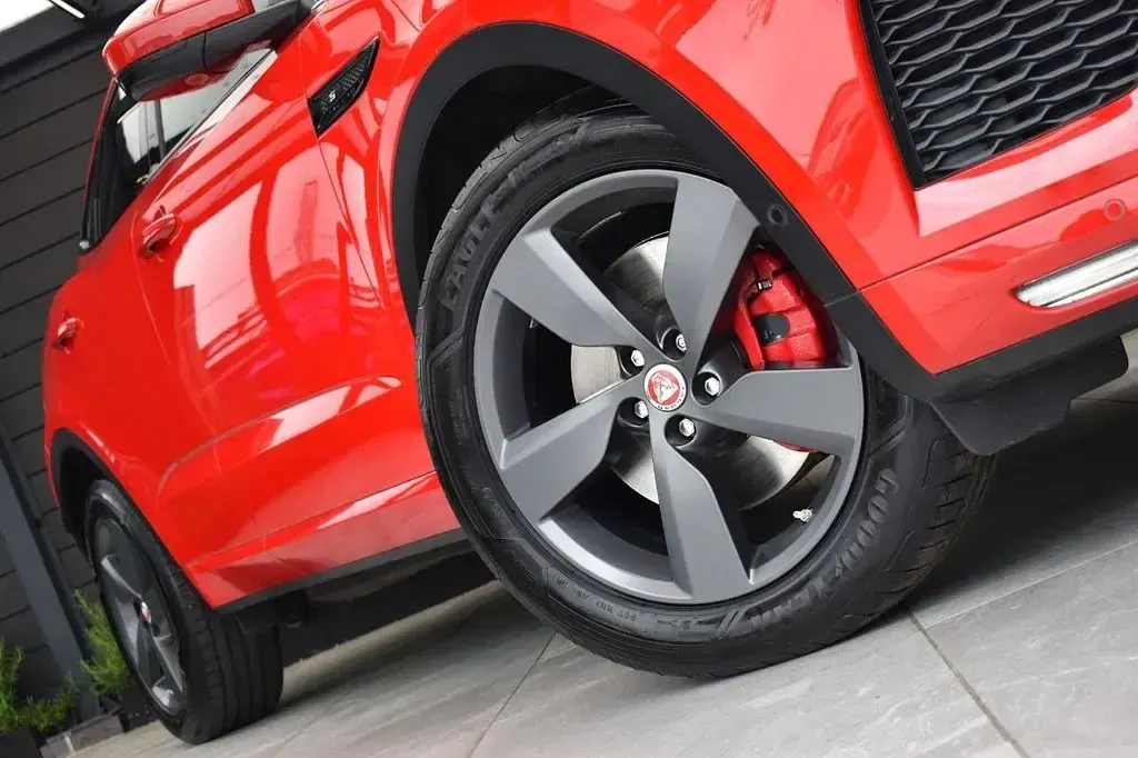 Used Jaguar E-Pace R-Dynamic 180 HP (132 kW) 2019 Red SUV