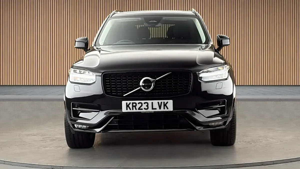Used Volvo XC90 Plus 235 HP (172 kW) 2023 Onyx black SUV