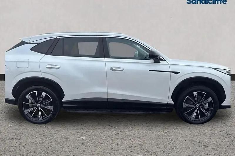 New MG HS Trophy 2025 Solid  white pearl SUV