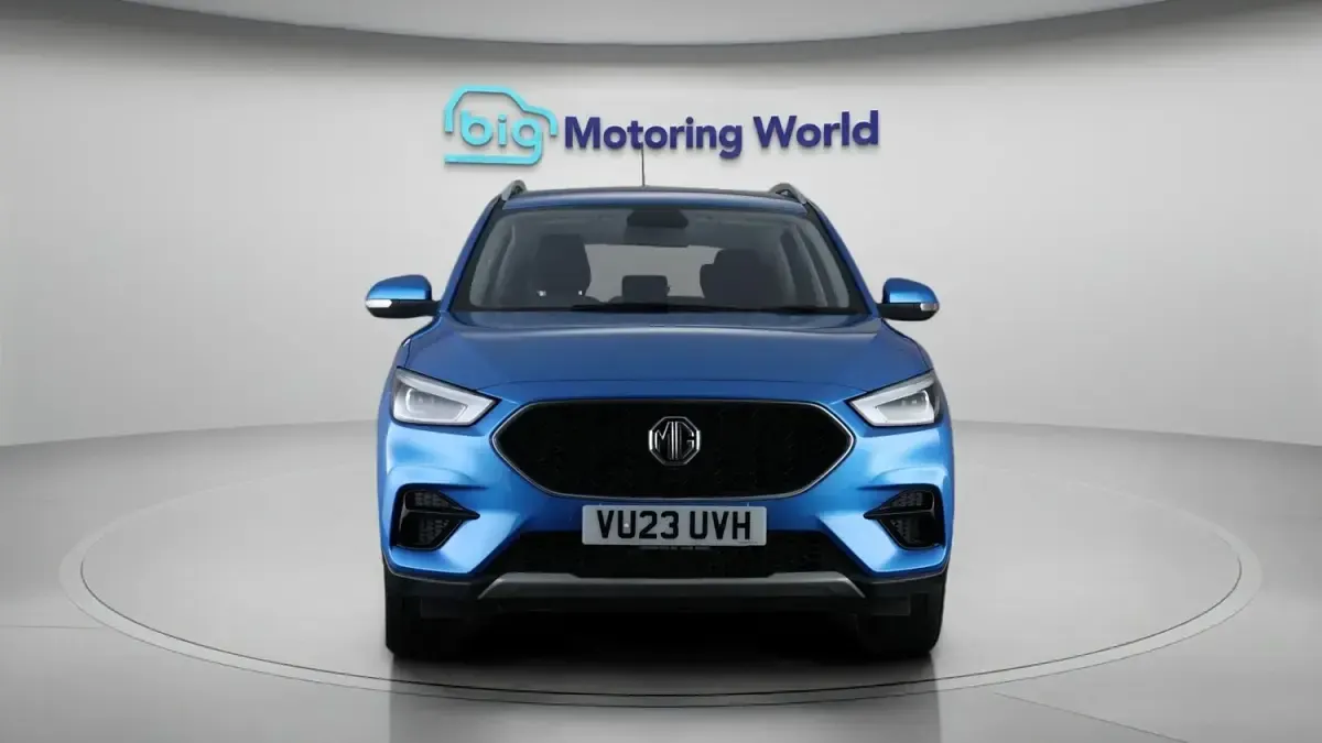 Käytetty MG ZS Excite 106 HP (77 kW) 2023 Sininen Katumaasturi