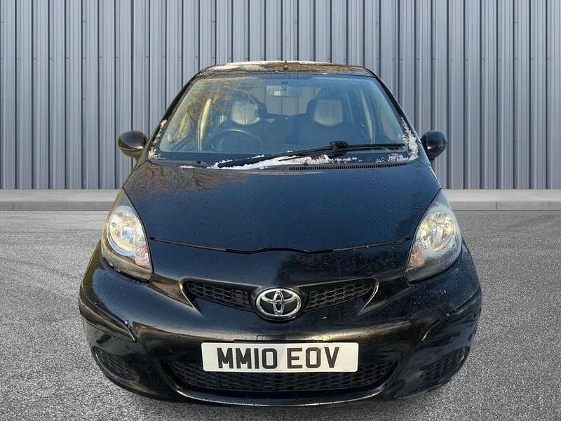 Used Toyota Aygo 67 HP (49 kW) 2010 Black Hatchback