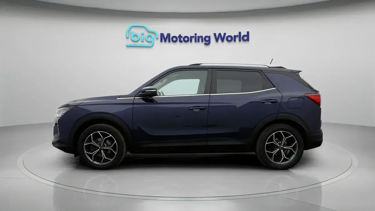 Used SsangYong Korando 163 HP (119 kW) 2021 Blue Estate