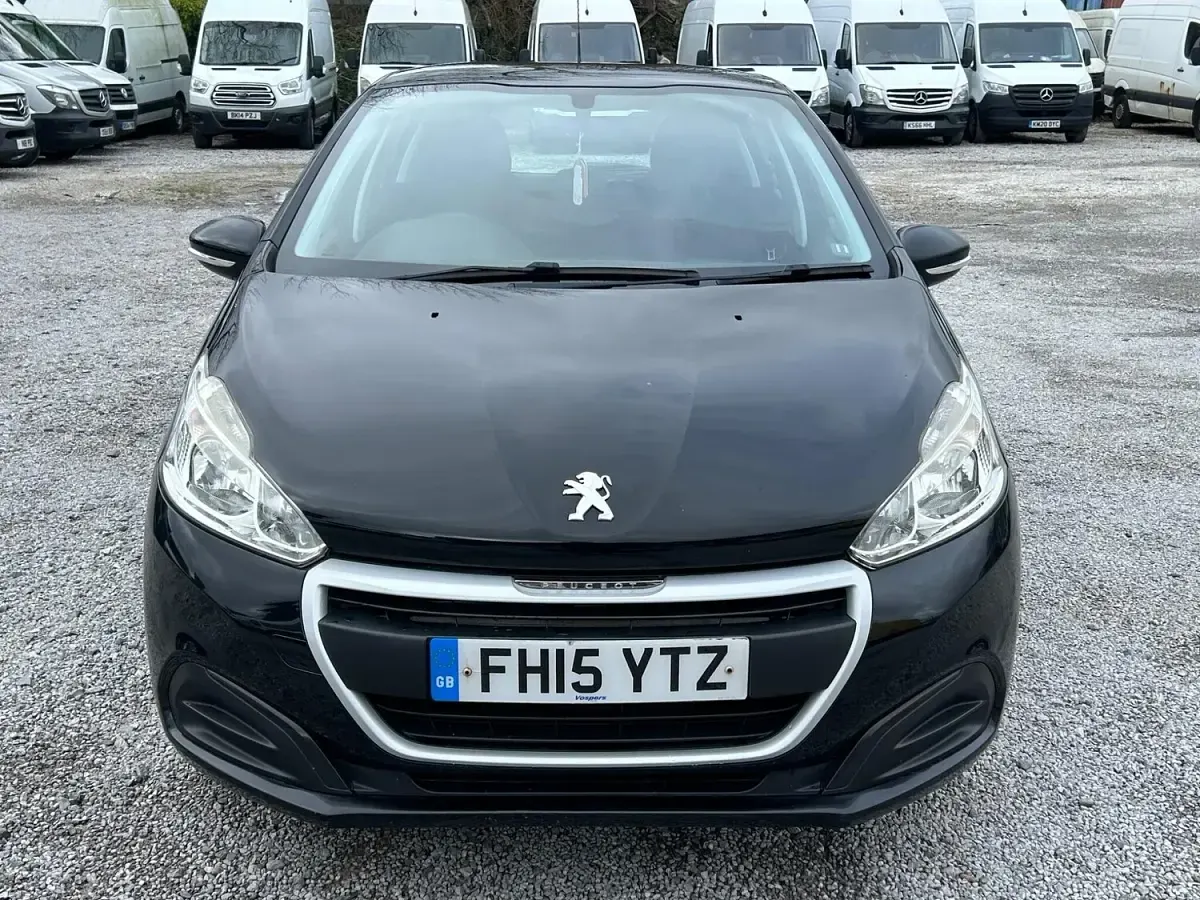 Used Peugeot 208 Access 68 HP (50 kW) 2015 Black Hatchback