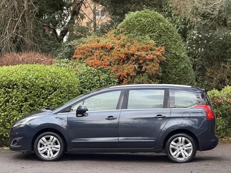 Used Peugeot 5008 Active 2013 Blue MPV