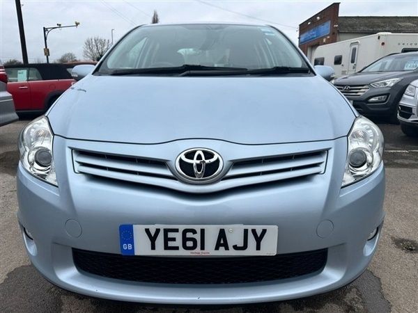 Blue Used 2011 Toyota Auris Hatchback | £4,491 (Fair price) - Image 1/1