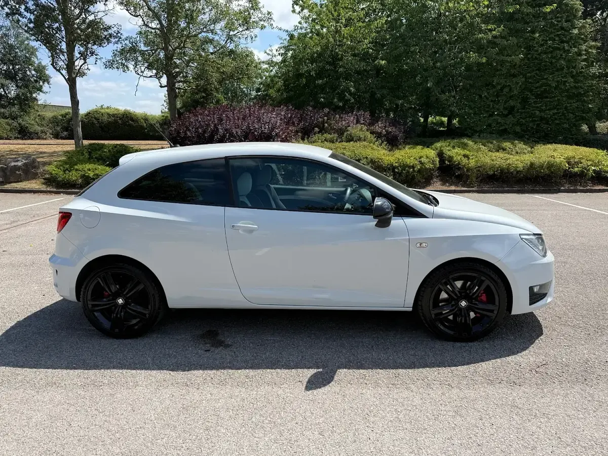 Used Seat Ibiza CUPRA 192 HP (141 kW) 2016 White Hatchback