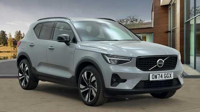 Used 2025 Volvo XC40 Plus SUV | £34,000 (Fair price) - Image 1/4