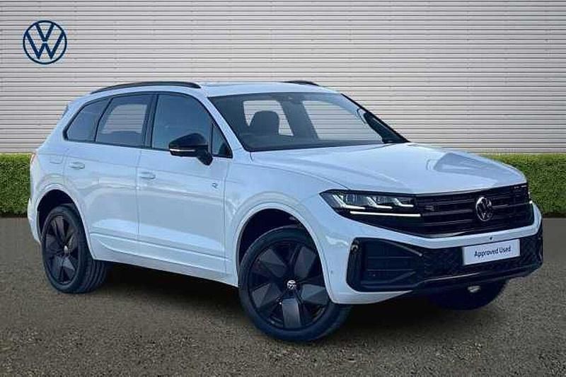 New VW Touareg Black Edition 286 HP (210 kW) 2025 White SUV