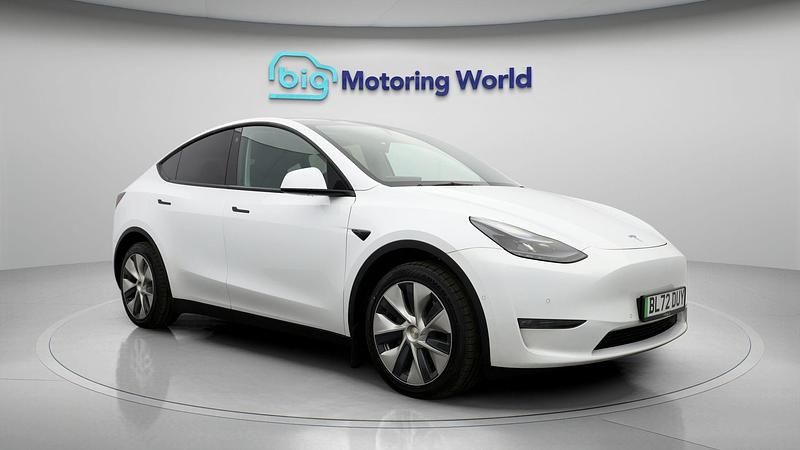 White Used 2022 Tesla Model Y Long Range AWD SUV | £20,800 (Fair price) - Image 1/4