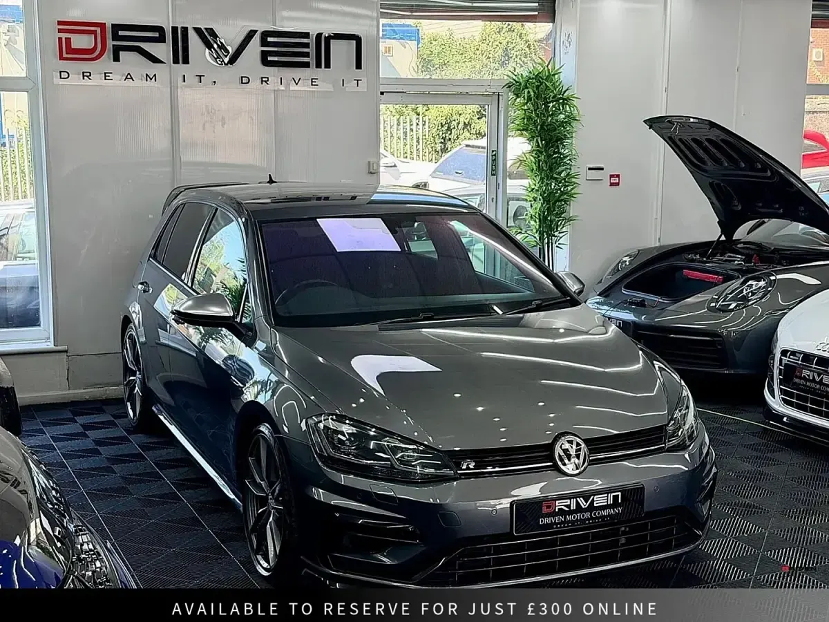 Begagnad VW Golf VII R 310 HK (228 kW) 2017 Grå Halvkombi
