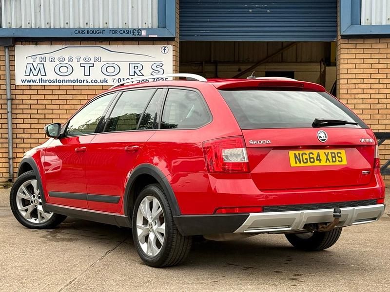 Used Skoda Octavia Scout 4x4 184 HP (135 kW) 2014 Red Estate
