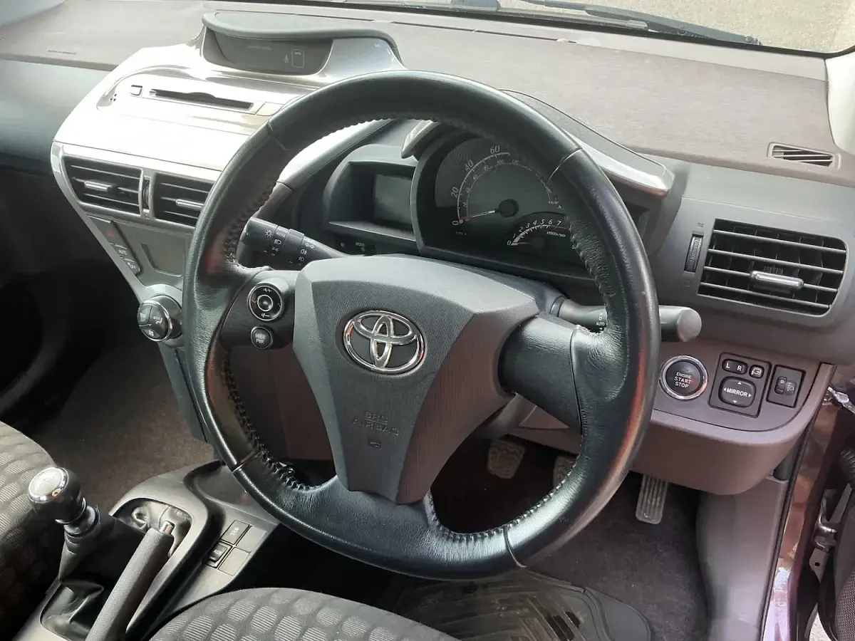 Used Toyota iQ 2009 Daytona violet metallic Hatchback