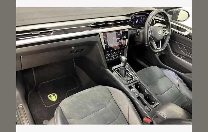 Used VW Arteon R-line 218 HP (160 kW) 2021 Manganese grey Estate